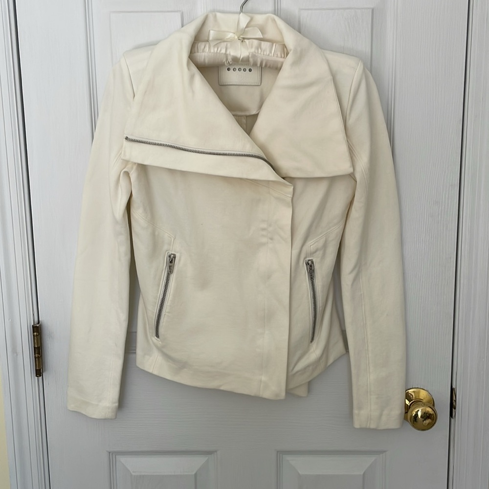 Cozy Cream/Winter White BLANK NYC Moto Jacket. Size XS